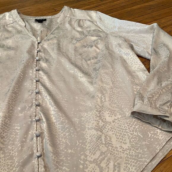 Torrid silver snakeskin pattern button down blouse - Picture 3 of 5